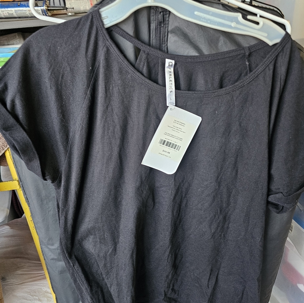 Womens Large Black Fabletics Whiteney Tee, Large 10-12 NWT